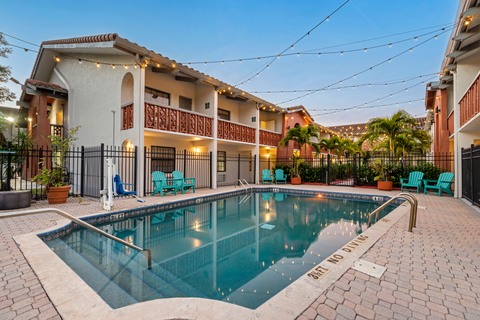 Outdoor pool | Clarion, Tampa FL Hotels