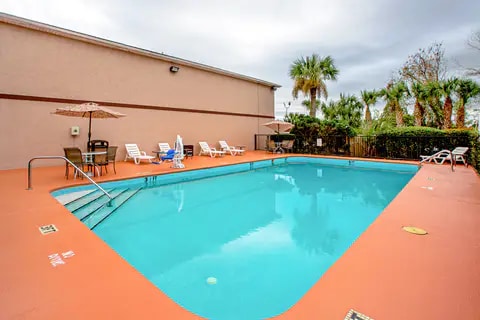 Outdoor pool | Quality Inn, Live-oak FL Hotels