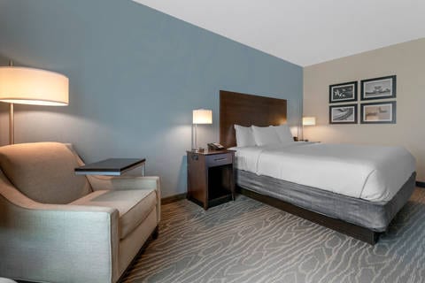 Guest room with king bed(s) | Comfort Inn, Melbourne FL Hotels