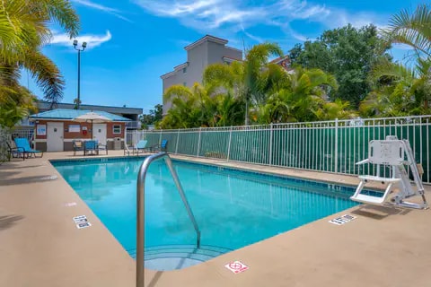 Outdoor pool | Comfort Inn, Melbourne FL Hotels