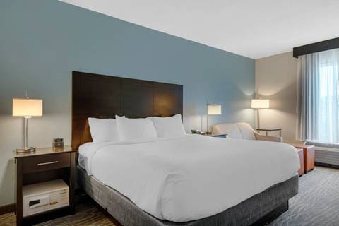 King suite | Comfort Inn, Melbourne FL Hotels