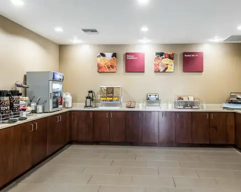 Breakfast area in the lobby | Comfort Inn Suites Hotel in Dunnellon, FL