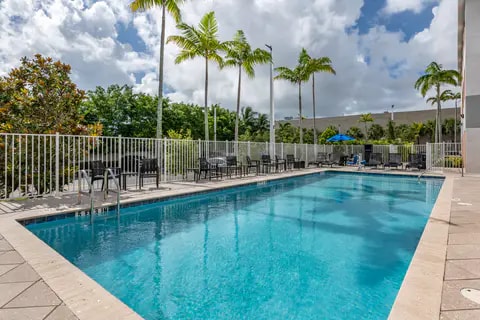 Outdoor pool | Comfort Suites, Dania FL Hotels