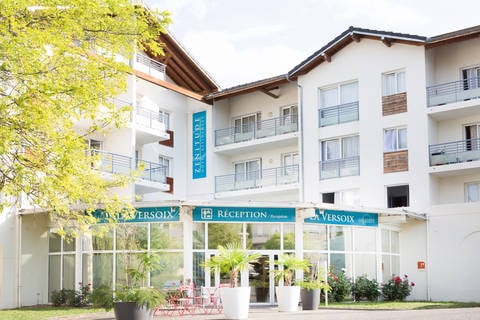 Hotel exterior | Comfort Suites, Divonne-les-bains FR-S Hotels