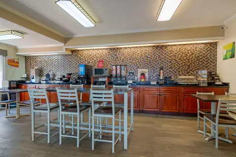 Breakfast area | Quality Inn, Ashburn GA Hotels