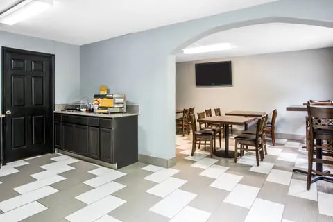 Spacious breakfast area | Quality Inn, Stockbridge GA Hotels