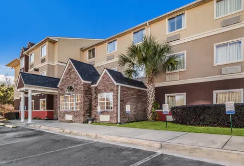 Hotel entrance | Quality Inn, Augusta GA Hotels
