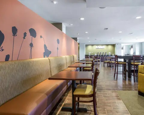 Breakfast room