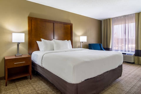 Guest room with king bed(s) | Comfort Inn, Acworth GA Hotels