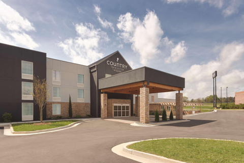 Exterior | Country, Macon GA Hotels