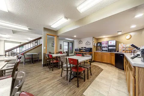 Breakfast area | Econo Lodge, Sioux-center IA Hotels