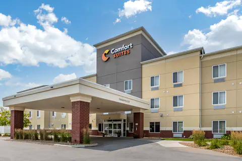 Hotel exterior | Comfort Suites, Coralville IA Hotels