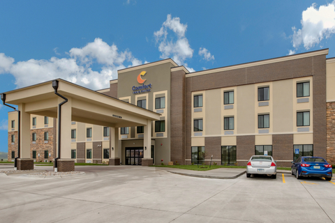 Hotel exterior | Comfort Inn, Ames IA Hotels