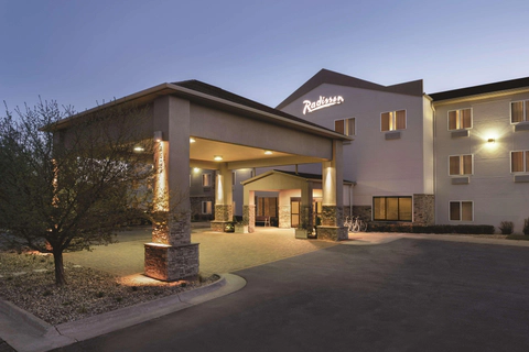 Hotel Exterior | Radisson, Ames IA Hotels