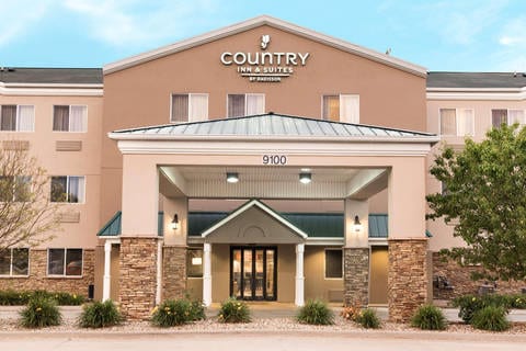 Hotel Exterior | Country, Cedar-rapids IA Hotels