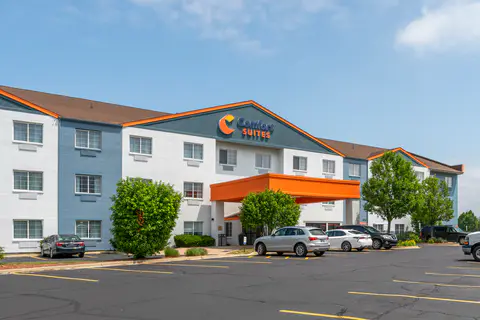 Hotel exterior | Comfort Suites, Elgin IL Hotels