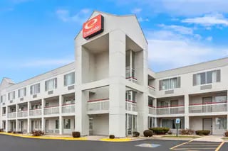 Hotel exterior | Econo Lodge, Willowbrook IL Hotels