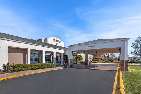 Hotel exterior | Comfort Inn, Arlington-heights IL Hotels