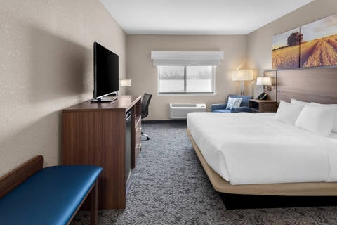 Guest room with king bed(s) | Clarion, Mattoon IL Hotels