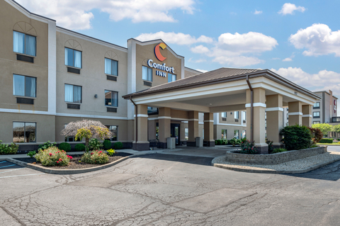 Hotel entrance | Comfort Inn, Plainfield IN Hotels