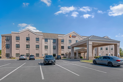 Hotel exterior | Comfort Suites, Brownsburg IN Hotels