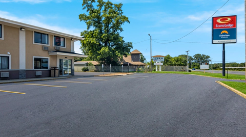 Hotel exterior | Econo Lodge, Portage IN Hotels