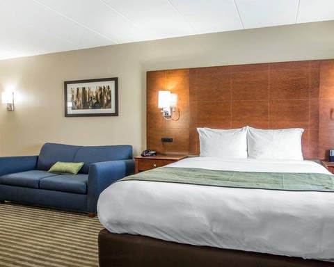 Spacious suite with sofa sleeper | Hammond, IN | Comfort Inn