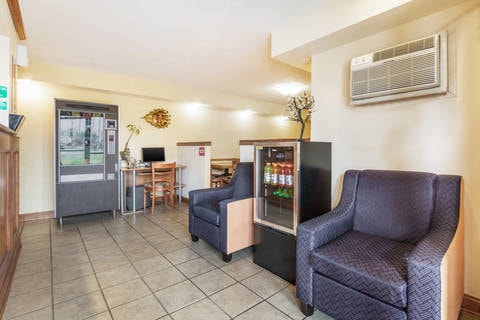 Hotel lobby | Econo Lodge, Cloverdale IN Hotels