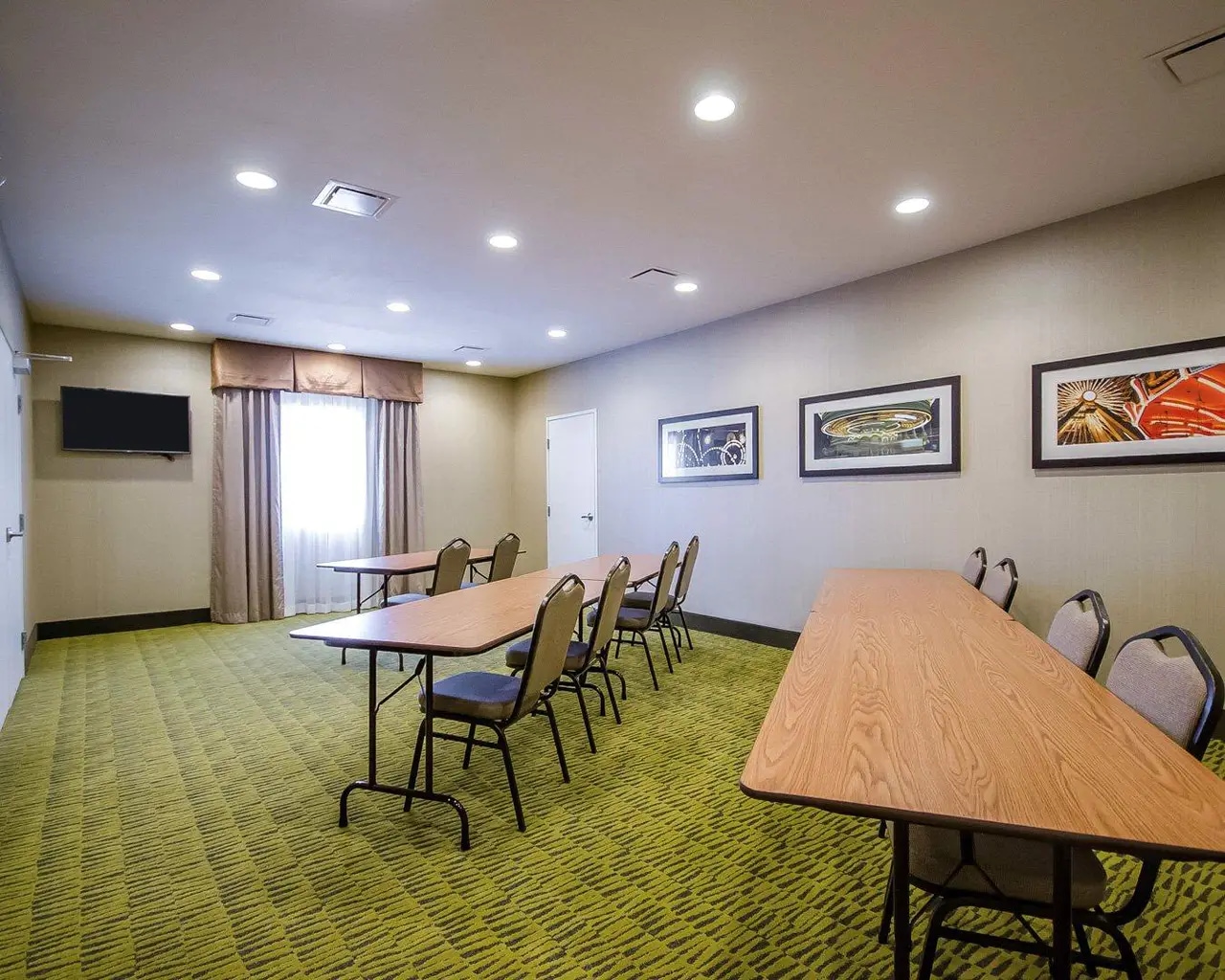 Meeting room with classroom-style setup | Comfort Inn, Ferdinand IN Hotels