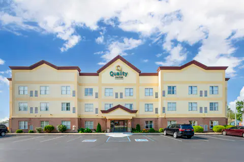 Hotel exterior | Quality Inn, Indianapolis IN Hotels