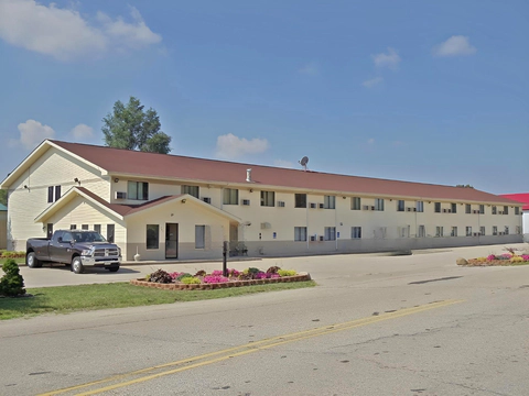 Hotel exterior | Rodeway Inn, Elkhart IN Hotels