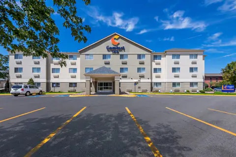 Hotel exterior | Comfort Inn, Wichita KS Hotels