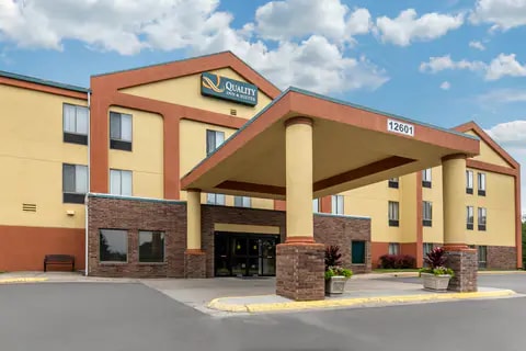 Hotel exterior | Quality Inn, Lenexa KS Hotels