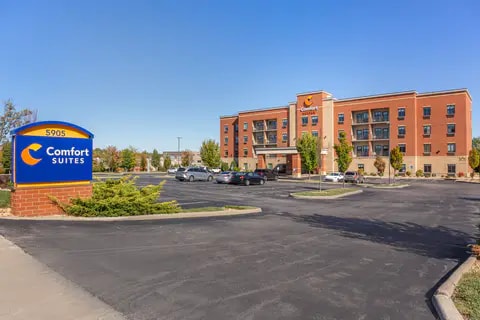 Hotel exterior | Comfort Suites, Florence KY Hotels