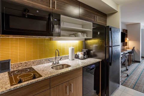 Guest Room with Full Kitchen | Mainstay, Bowling-green KY Hotels