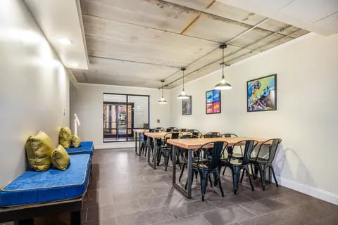 Enjoy breakfast in this seating area | Clarion, Richmond KY Hotels