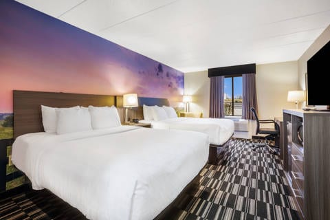 Guest room with double bed(s) | Clarion, Richmond KY Hotels