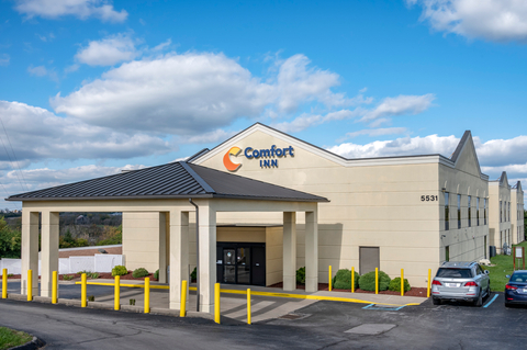 Hotel entrance | Comfort Inn, Lexington KY Hotels
