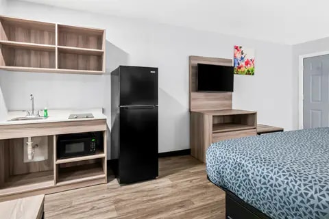 Guest room with king bed(s) | Suburban, Harvey LA Hotels
