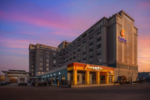 Twilight | Comfort Inn, Revere MA Hotels