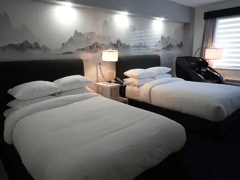 Guest room with double bed(s) | Ascend Hotel Collection, West Springfield MA Hotels