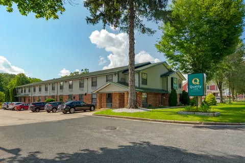 Hotel exterior | Quality Inn, Lee MA Hotels