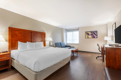 Guest room with king bed(s) | Comfort Inn, Bowie MD Hotels