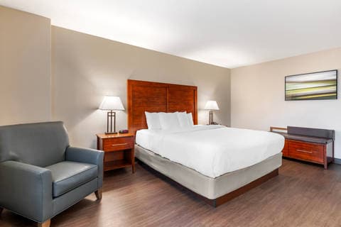King suite | Comfort Inn, Bowie MD Hotels