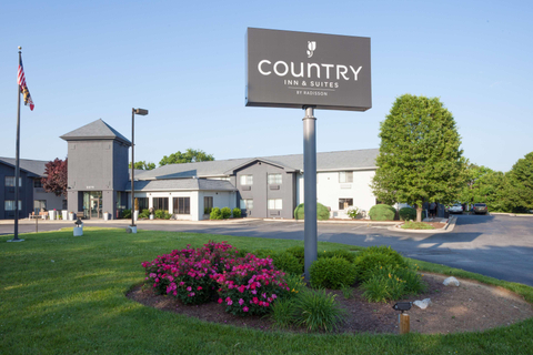 Hotel Exterior | Country, Frederick MD Hotels