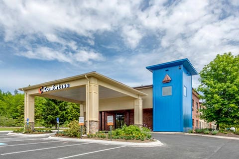 Hotel exterior | Comfort Inn, Ellsworth ME Hotels