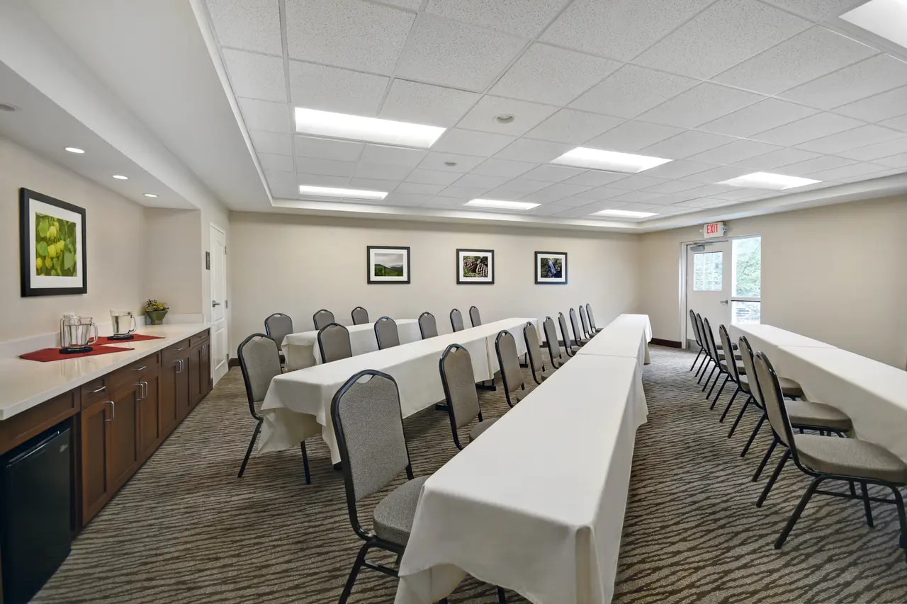 Meeting room | Comfort Inn, Wilton ME Hotels