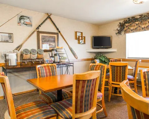 Enjoy breakfast in this seating area | Comfort Inn, Ironwood MI Hotels