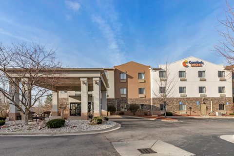 Hotel exterior | Comfort Suites, Auburn-hills MI Hotels