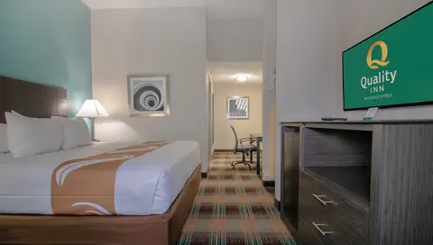 Guest room with king bed(s) | Quality Inn, Roseville MI Hotels